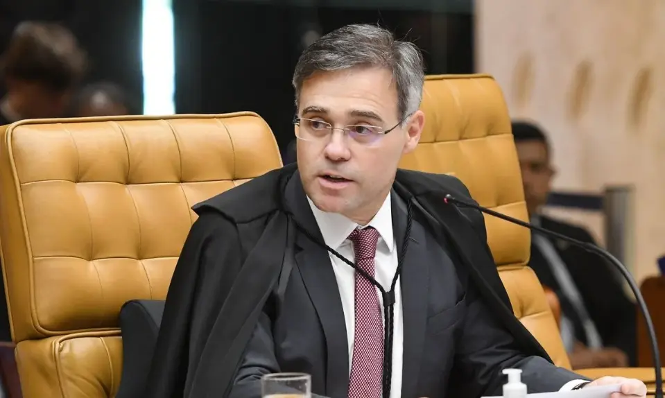 Mendonça manda PT entregar documentos sobre rede digital pró-Lula