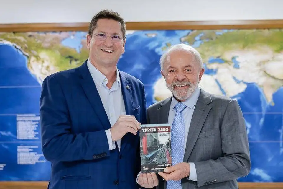 Mesmo fora do plano de governo, tarifa zero será uma das metas de Lula, diz deputado do PT