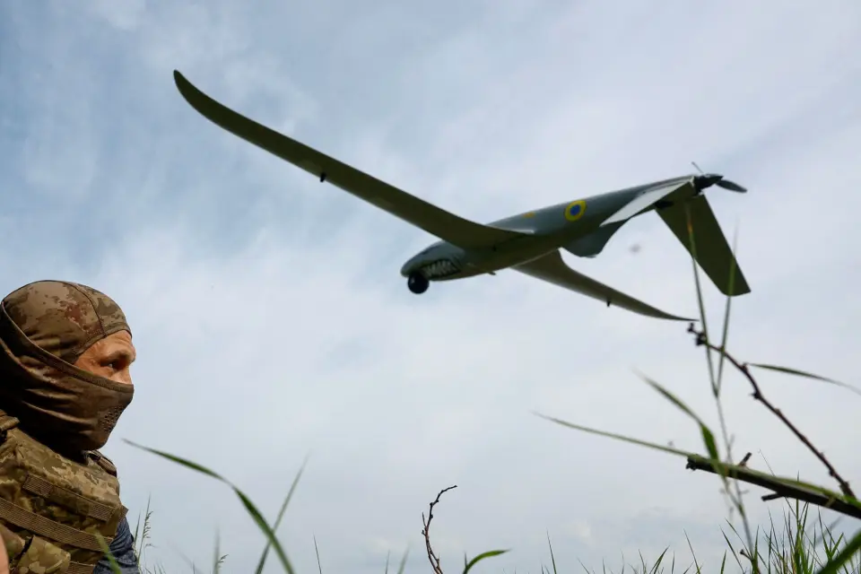 Como o conflito entre Rússia e Ucrânia virou 'guerra de drones' e por que os civis são as maiores vítimas