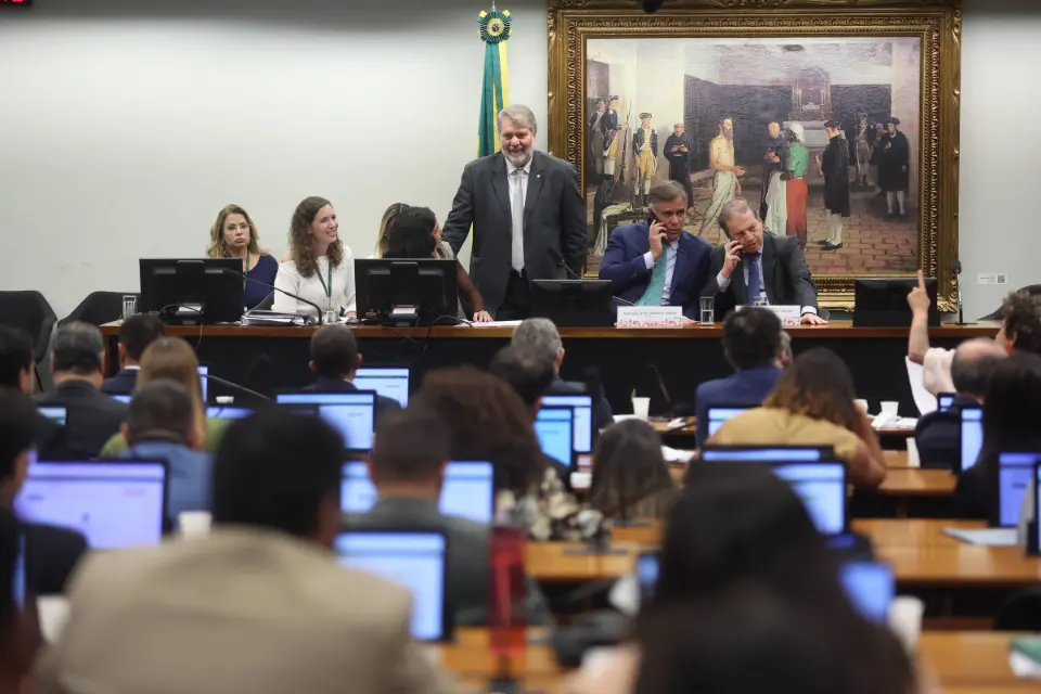 Sociedade de Pediatria critica redução da maioridade penal e diz que medida não combate criminalidade