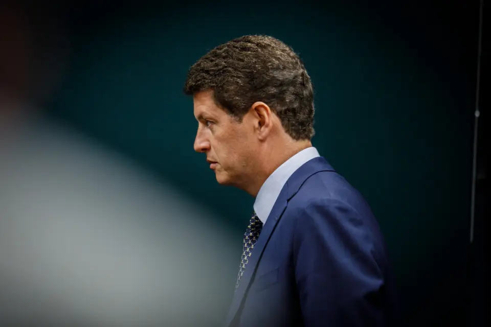 TRE multa Ricardo Salles em R$ 10 mil por postagem contra André do Prado