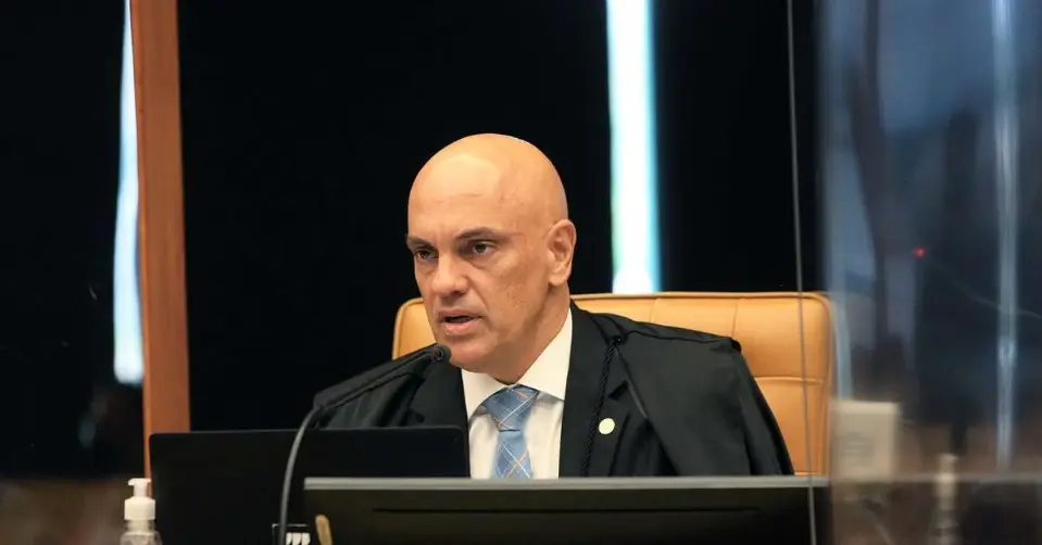Flávio Bolsonaro critica reunião de Lula e Alcolumbre na casa de Moraes
