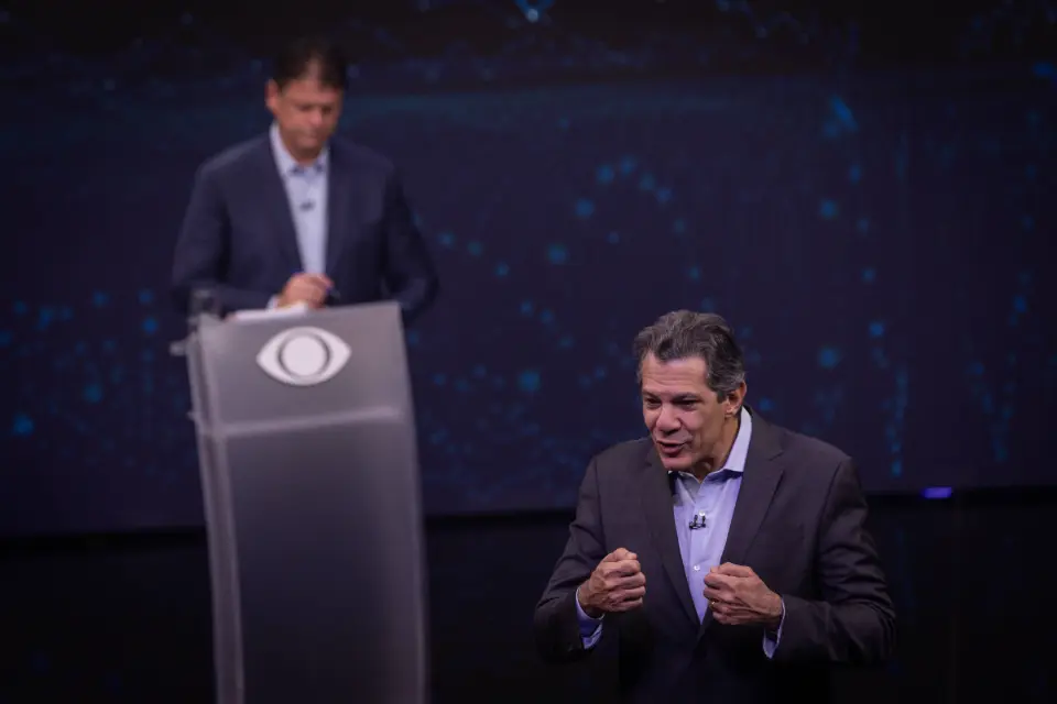 Citada por Haddad para criticar Smart Sampa, pensão alimentícia é bandeira de Lula