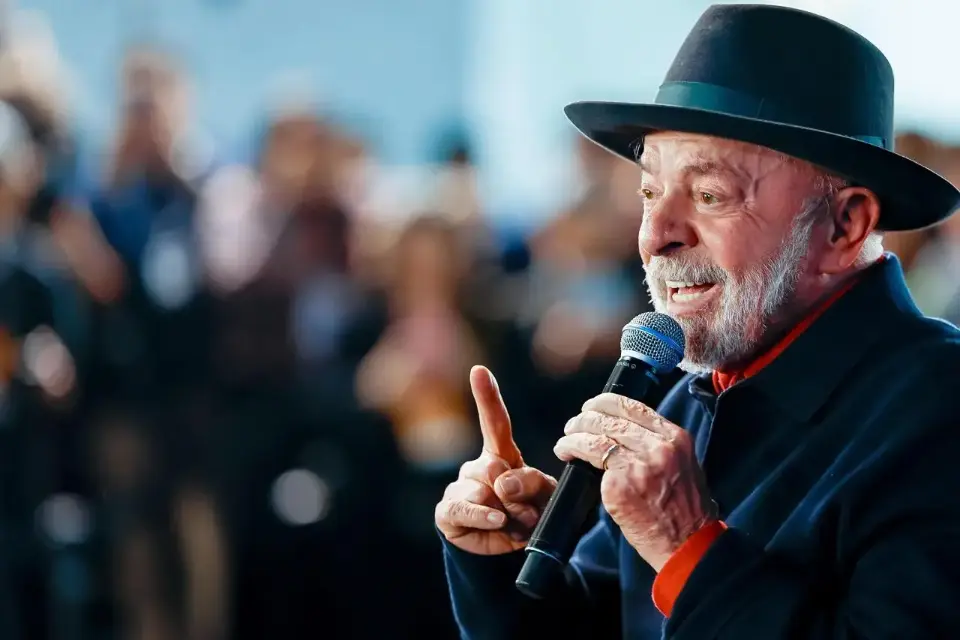 Lula diz não querer guerra, mas Forças Armadas estão preparadas para defender soberania