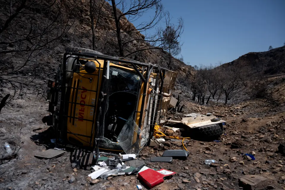 Incêndio florestal no sul da Espanha deixa ao menos 13 mortos e identifica primeiras vítimas