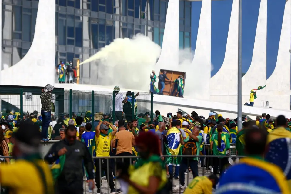 Como superar as fissuras antidemocráticas no Brasil?