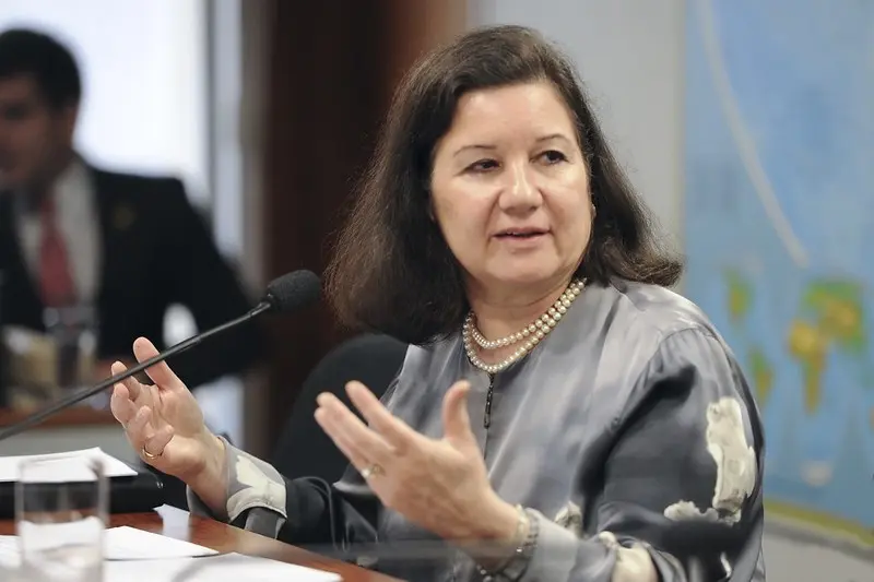 Autoridade do governo Trump diz que revogação de visto de embaixadora em Washington é medida de reciprocidade