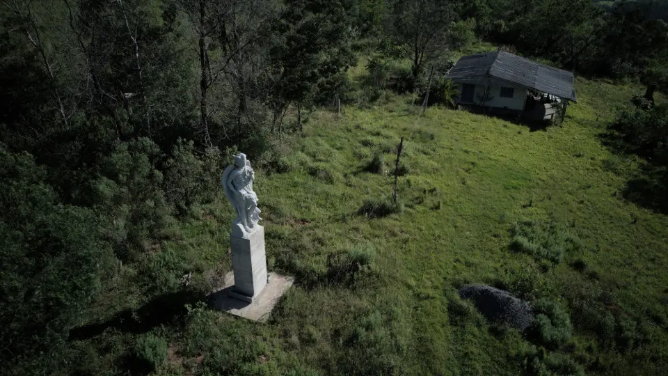Estátua de Lúcifer de uma tonelada, interdição e disputa judicial: o que aconteceu com templo no RS dois anos depois